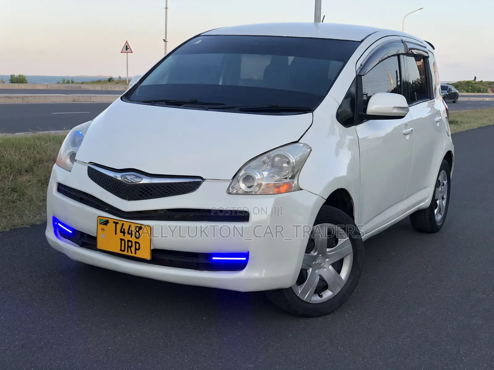Toyota Ractis 2005 White