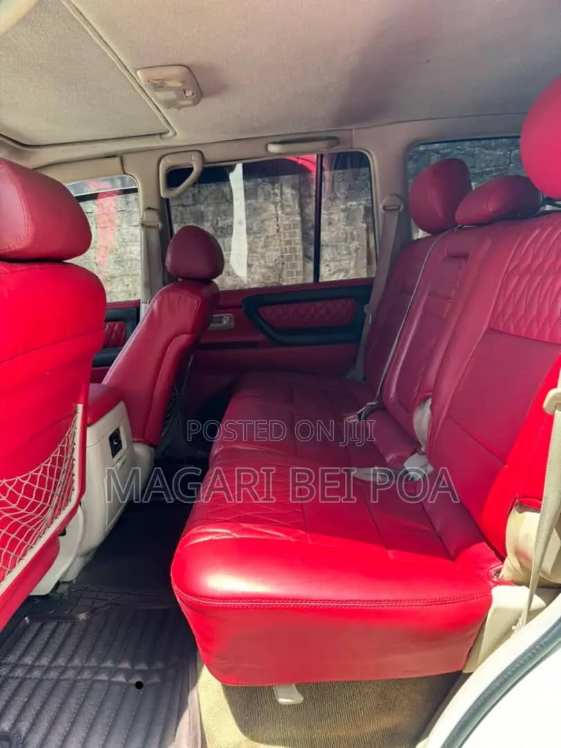 Toyota Land Cruiser 2001 White