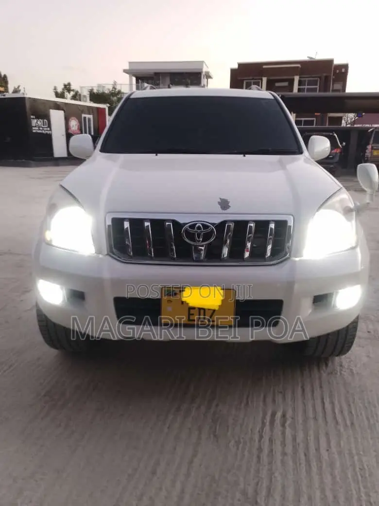Toyota Land Cruiser Prado 2007 White