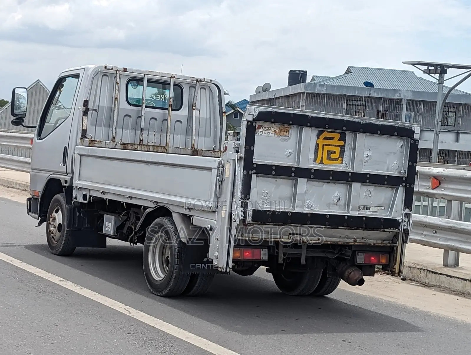 Mitsubishi Canter Guts