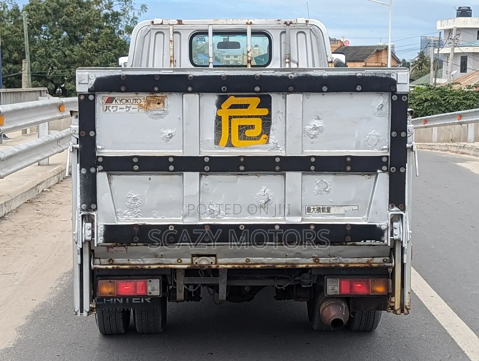 Mitsubishi Canter Guts