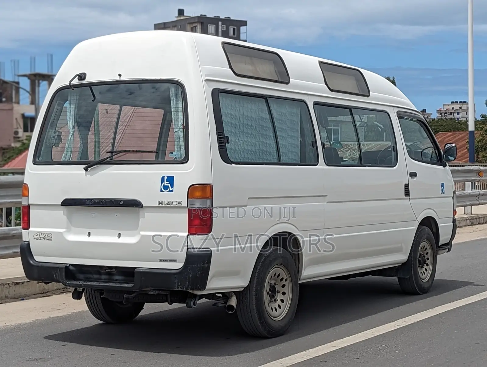 Toyota HiAce 2002 White