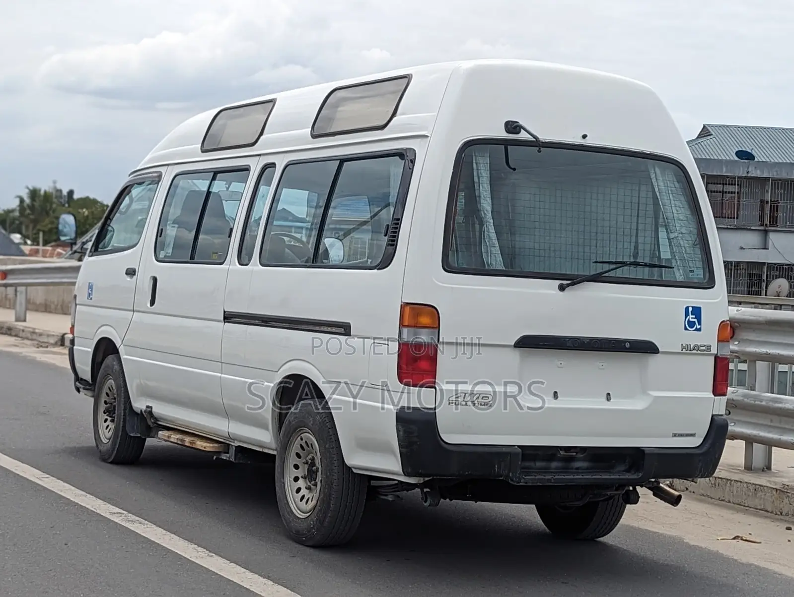 Toyota HiAce 2002 White