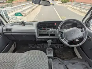 Toyota HiAce 2002 White