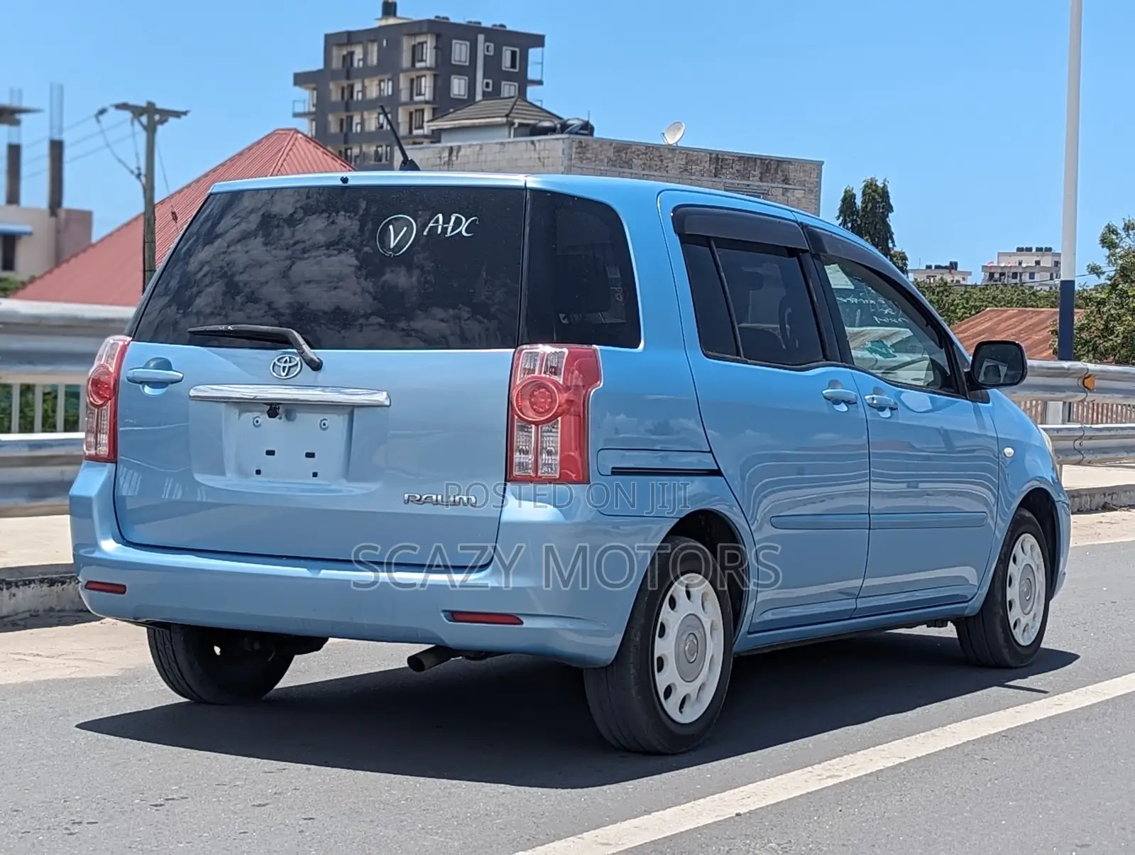 Toyota Raum 2007