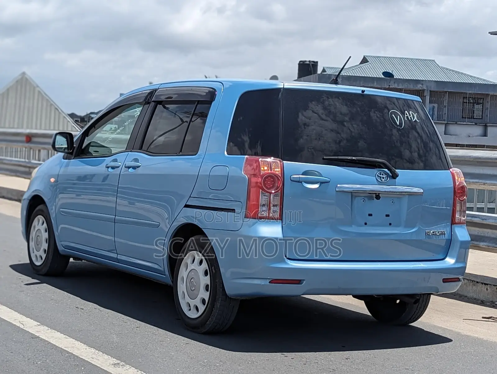 Toyota Raum 2007