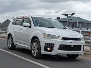 Mitsubishi Outlander 2011 White