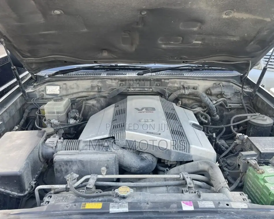 Toyota Land Cruiser HDJ 100 2002 Gray