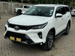 Photo - Toyota Fortuner 2.7 AWD 2023 White