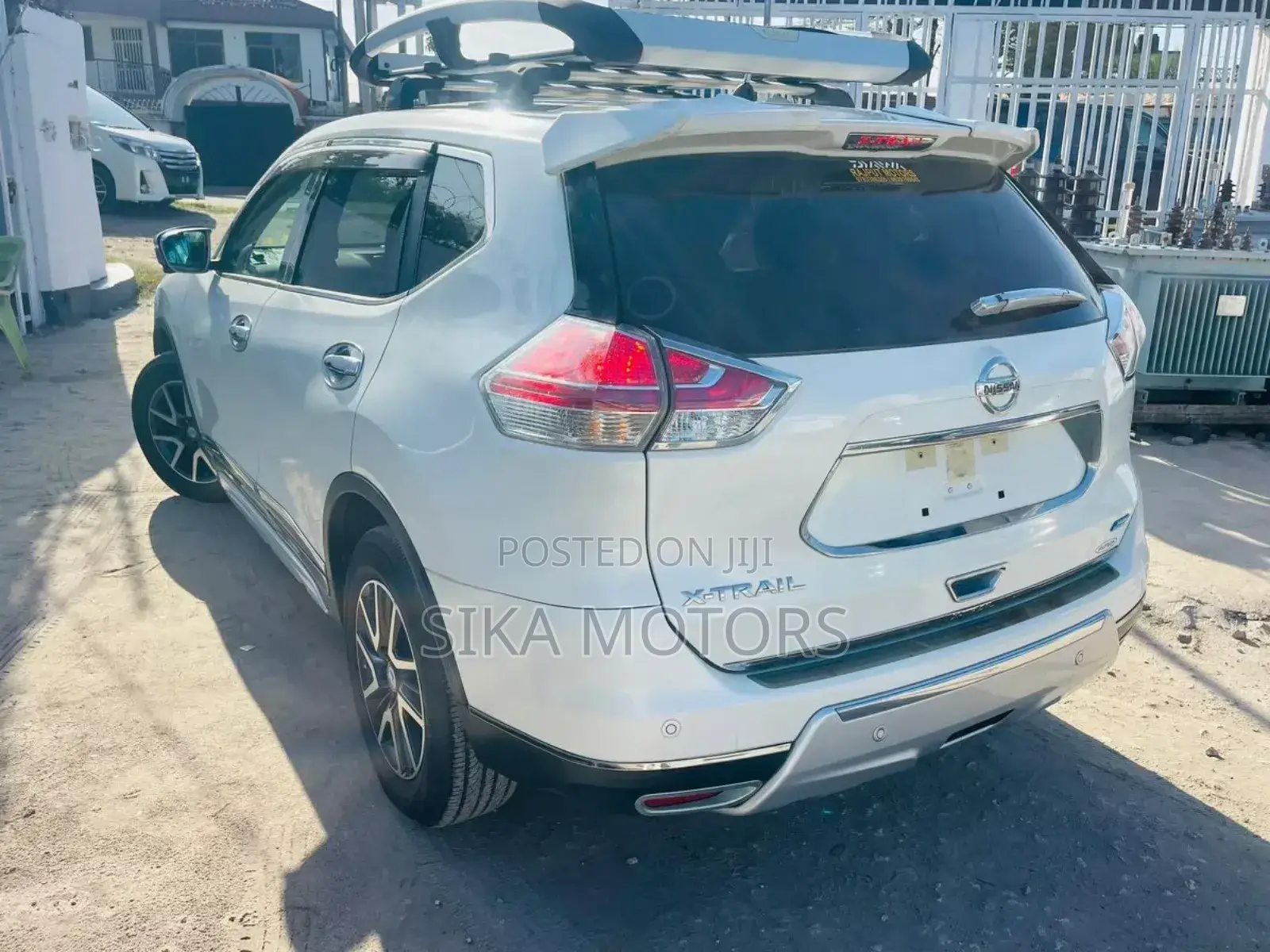 Nissan X-Trail 2.0 Petrol FWD 2015 White