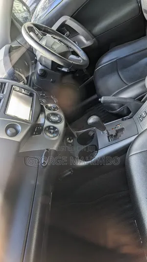 Toyota Vanguard 2010 Green