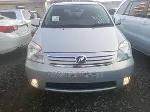 Toyota Raum 1.5 FWD 2010 Green