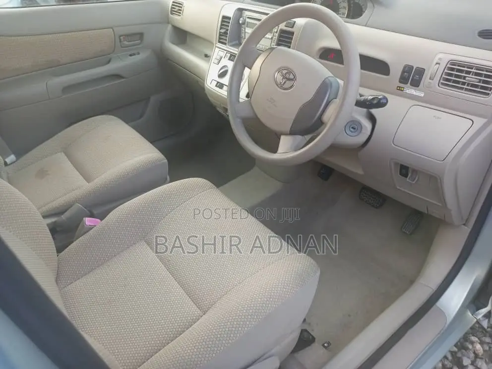 Toyota Raum 1.5 FWD 2010 Green