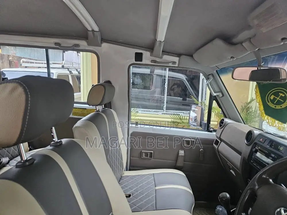 Toyota Land Cruiser 2012 White