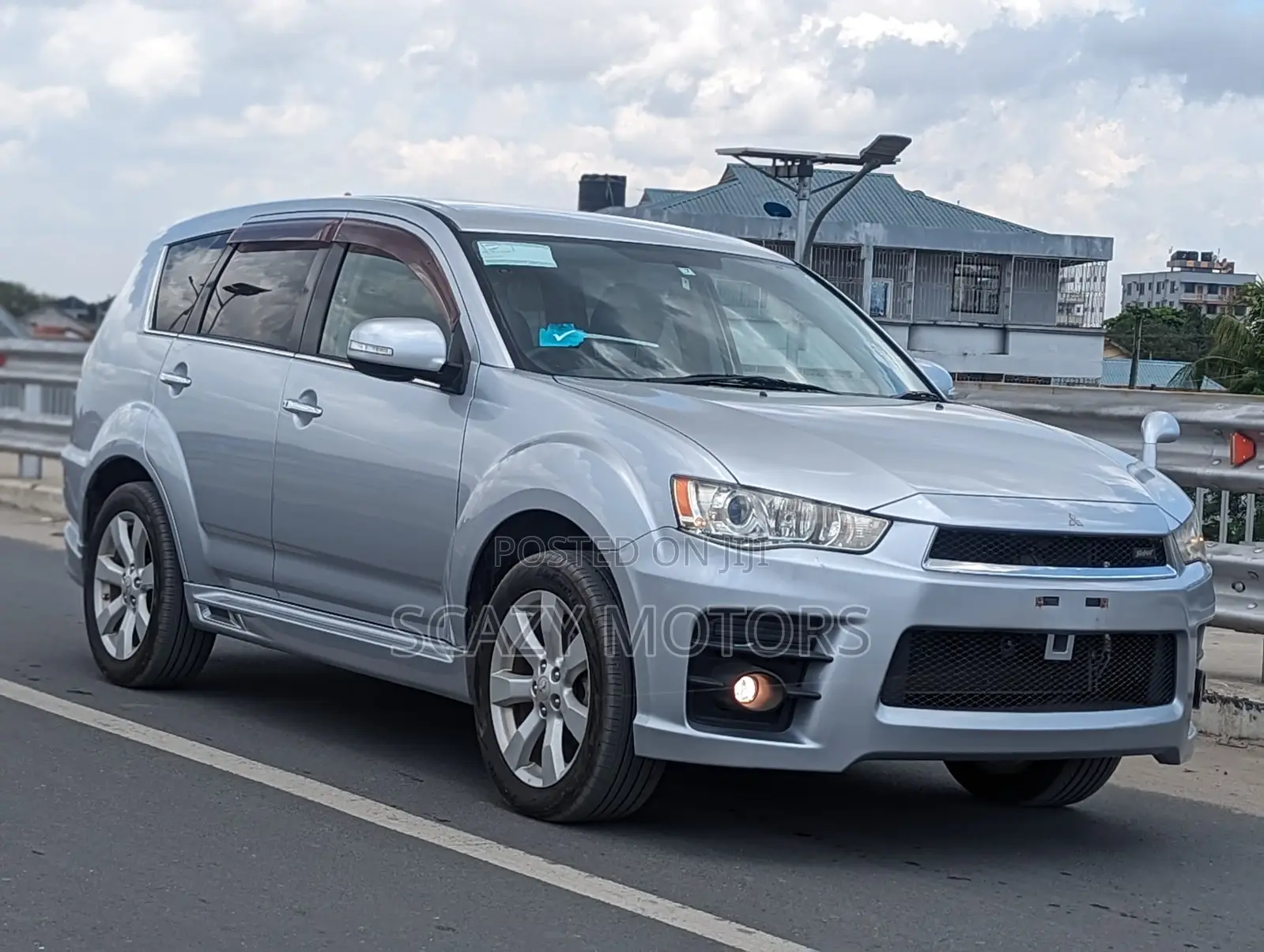 Mitsubishi Outlander 2011 Silver