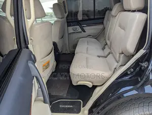 Mitsubishi Pajero 2009 Black