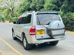 Mitsubishi Pajero 2005 Silver