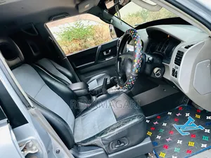 Mitsubishi Pajero 2005 Silver