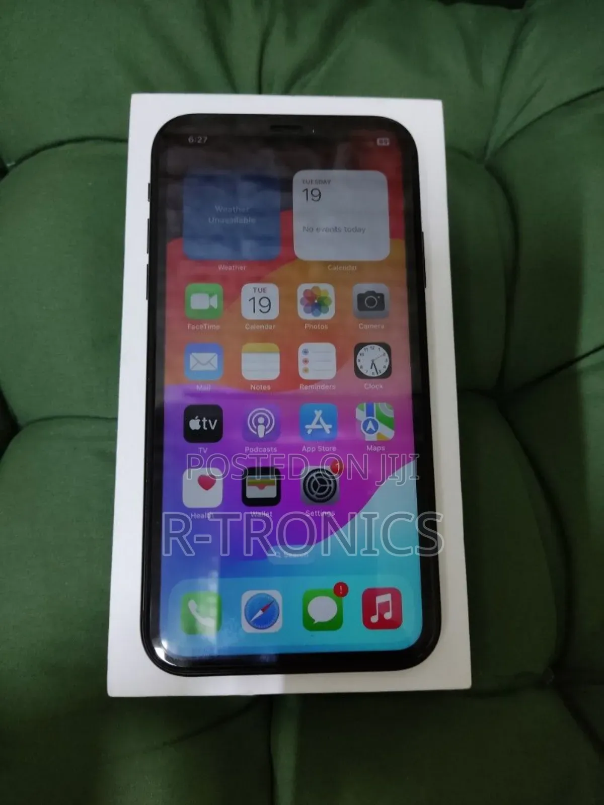 New Apple iPhone XR 64 GB Black