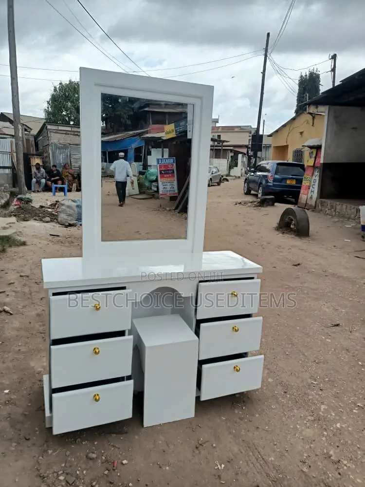 Dressing Table Mpya Zipo Tayari Na Kiti Chake