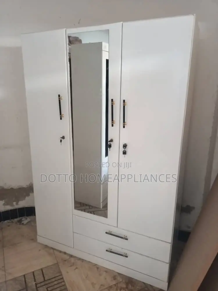 Kabati Nyeupe Milango Mitatu Mpya Zipo Tayari Nying