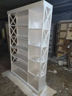 White Shoe Rack Ni Kubwa Mno Na Mbao Ngumu