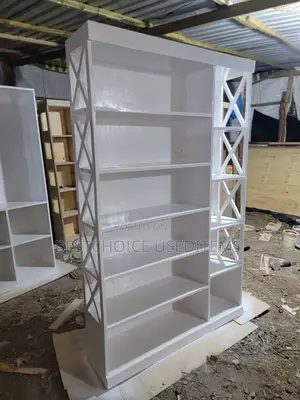 White Shoe Rack Ni Kubwa Mno Na Mbao Ngumu