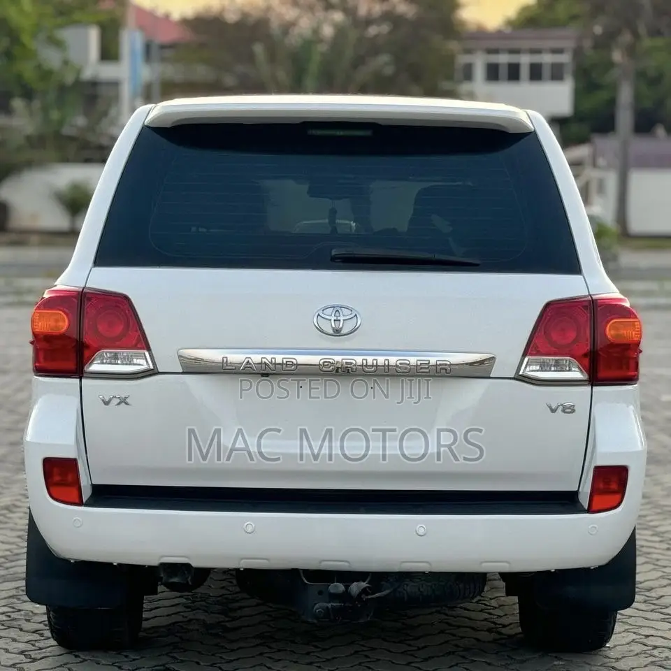 Toyota Land Cruiser 4.5 V8 TD STD 2010 White