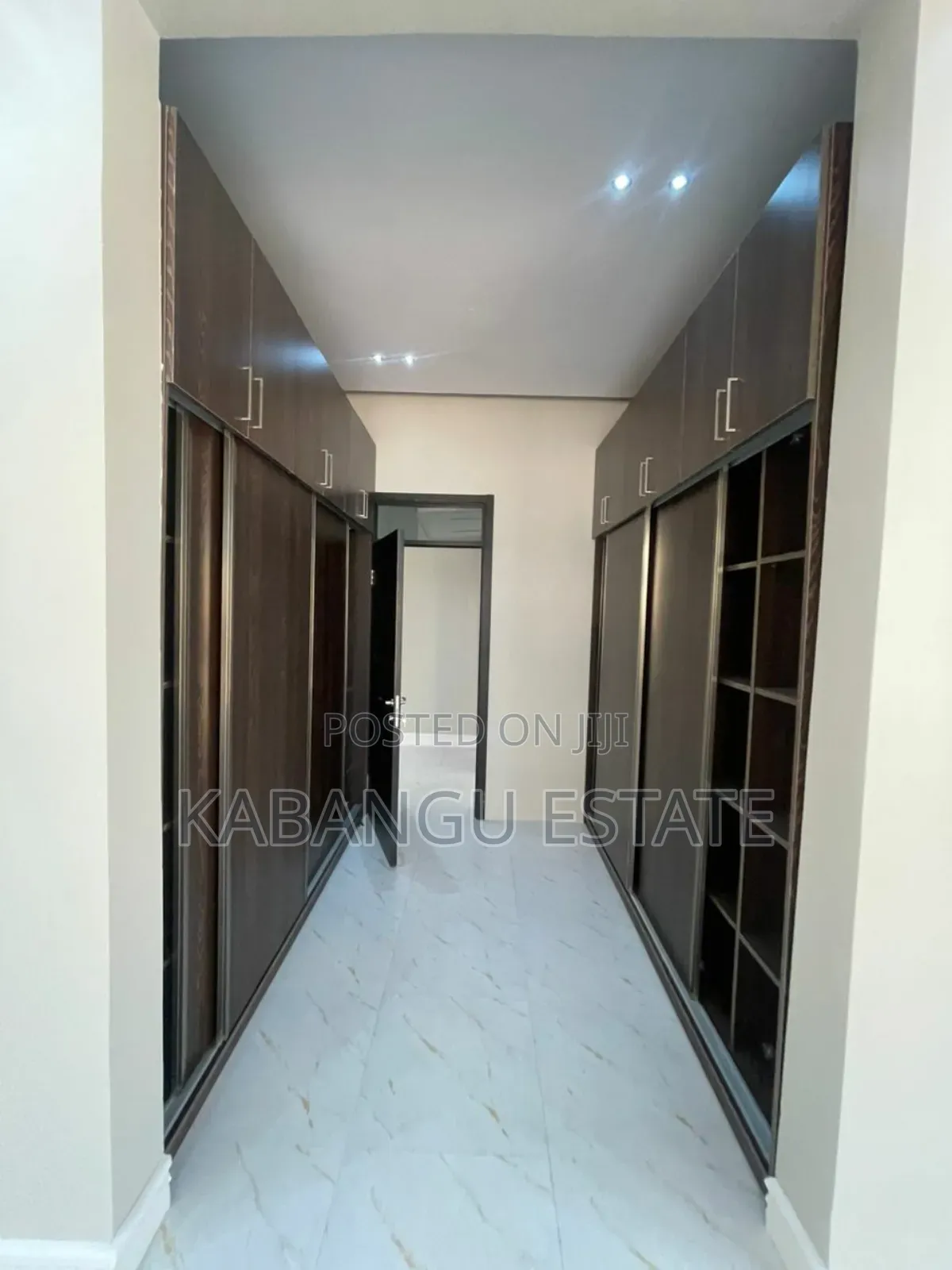 4bdrm Apartment in Oysterbay for rent