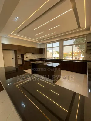 4bdrm Apartment in Oysterbay for rent