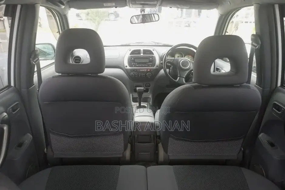 Toyota RAV4 2001 White