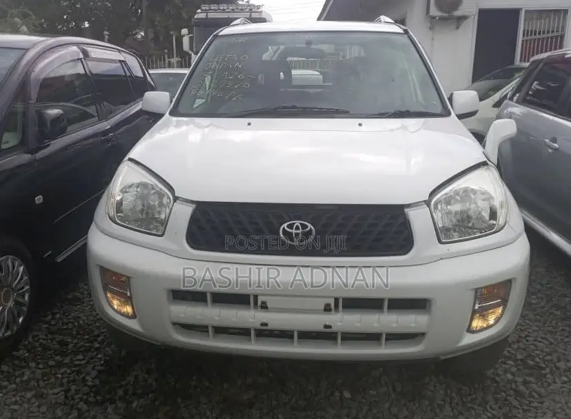 Toyota RAV4 2001 White