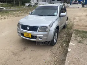Photo - Suzuki Escudo 2005 Silver