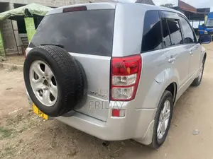 Suzuki Escudo 2005 Silver