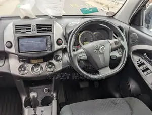 Toyota Vanguard 2010