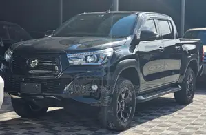 Photo - Toyota Hilux 2019 Black