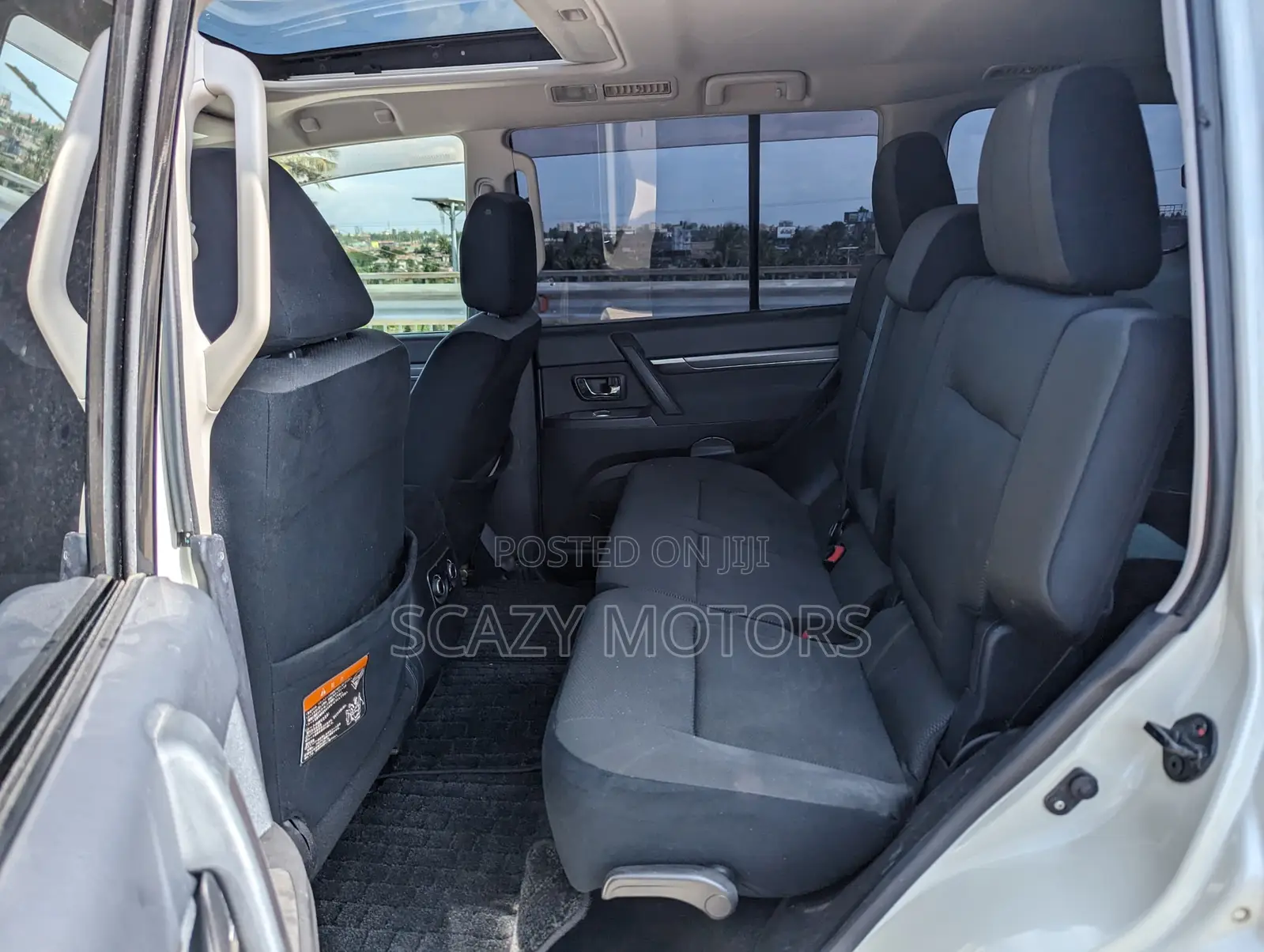 Mitsubishi Pajero 2009 Off white
