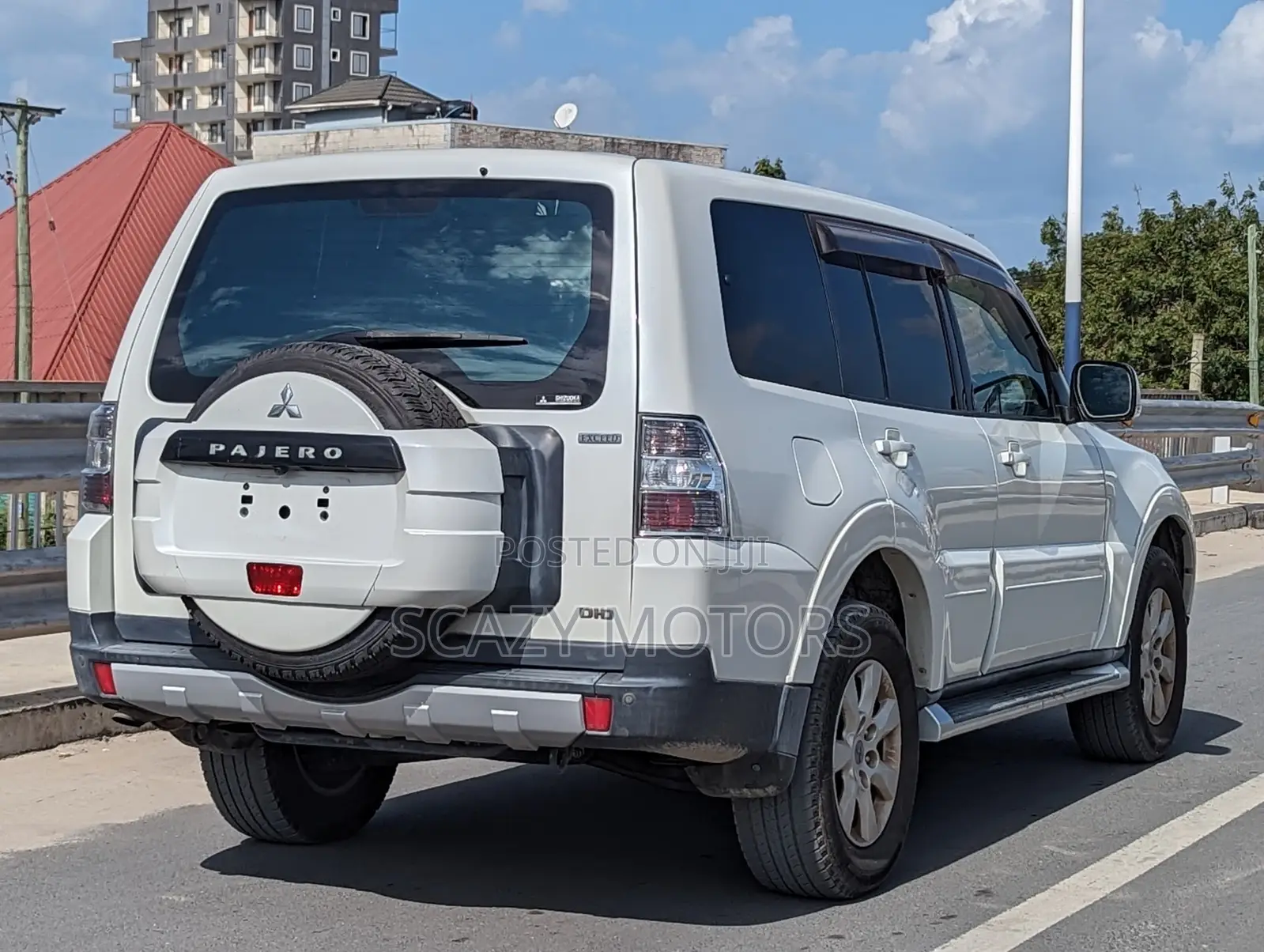Mitsubishi Pajero 2009 Off white