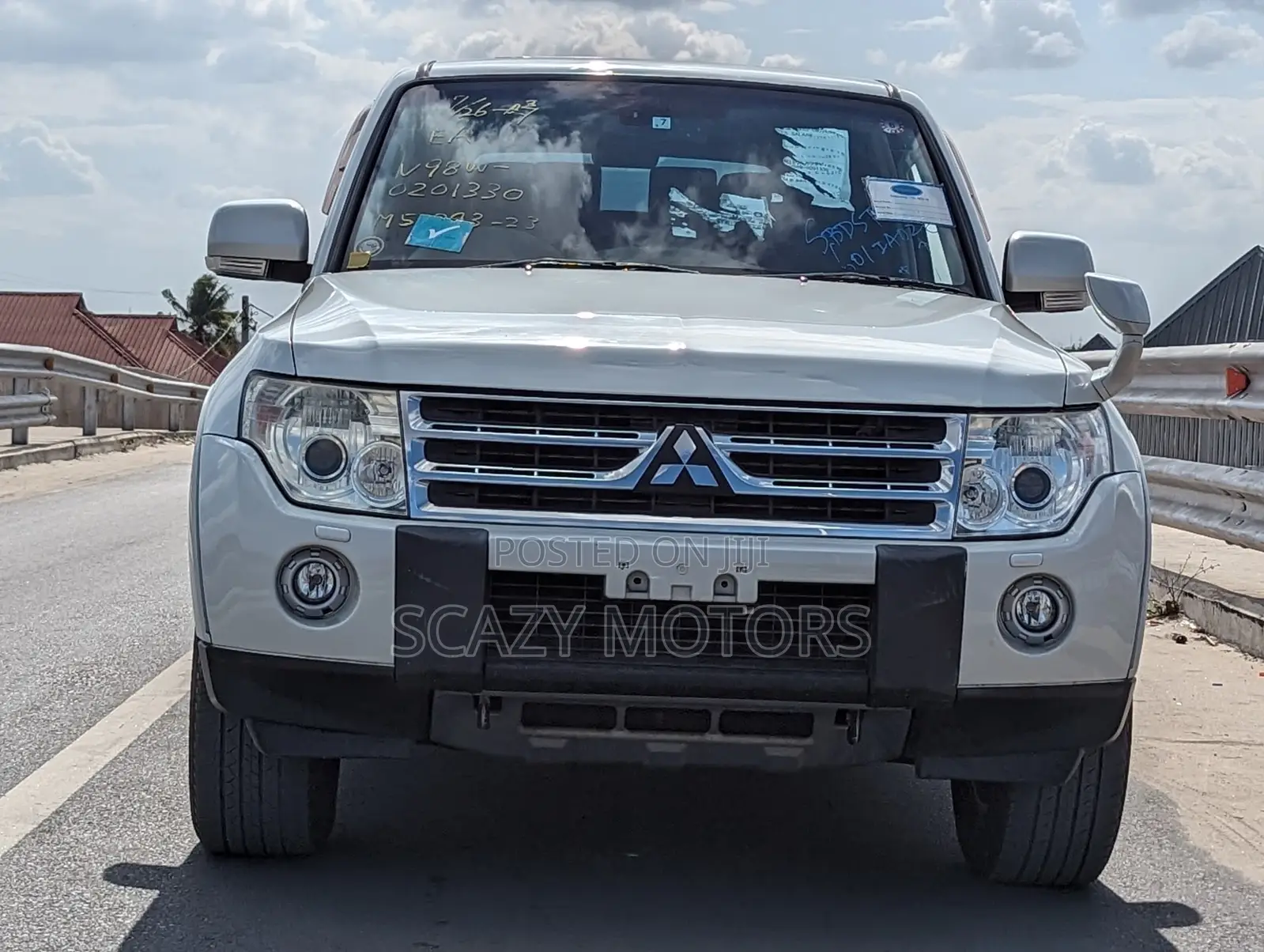 Mitsubishi Pajero 2009 Off white