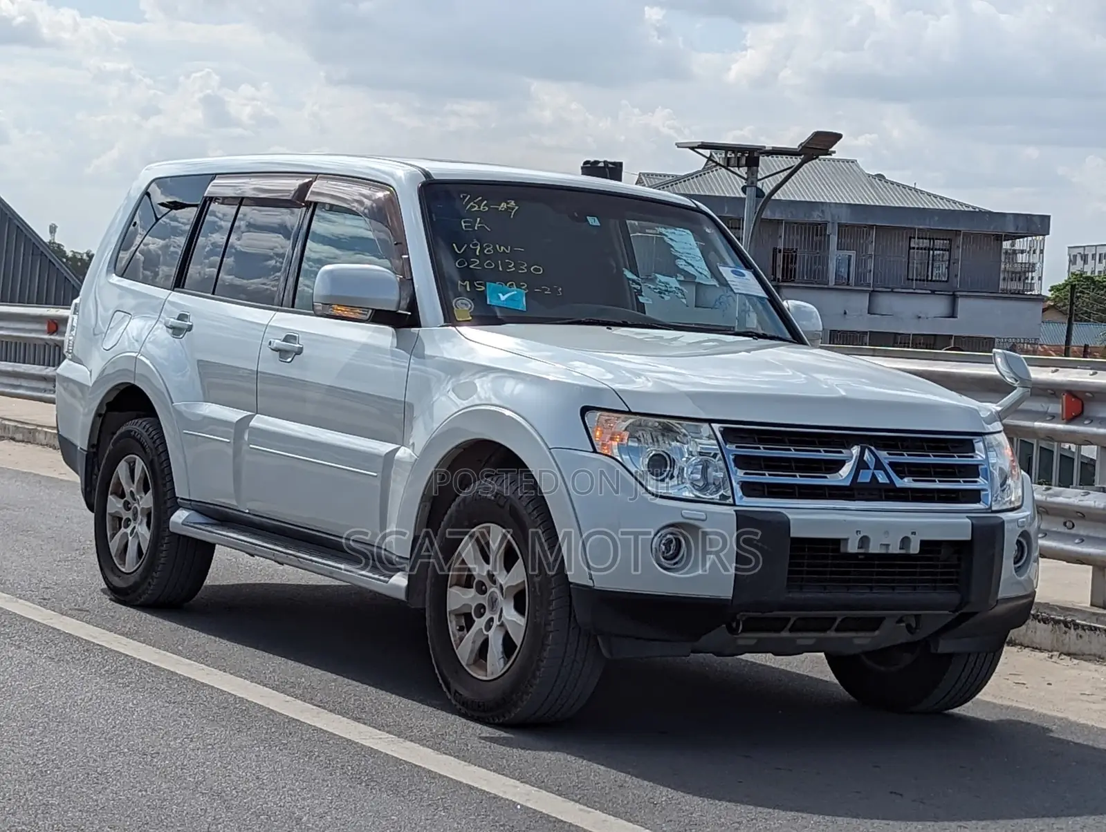 Mitsubishi Pajero 2009 Off white