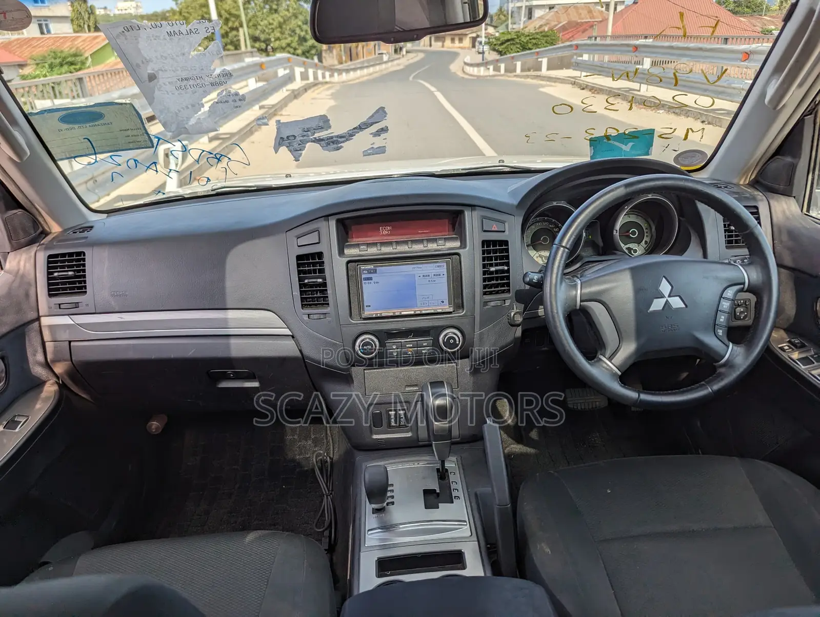Mitsubishi Pajero 2009 Off white