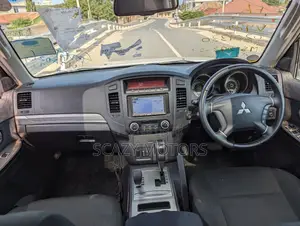 Mitsubishi Pajero 2009 Off white