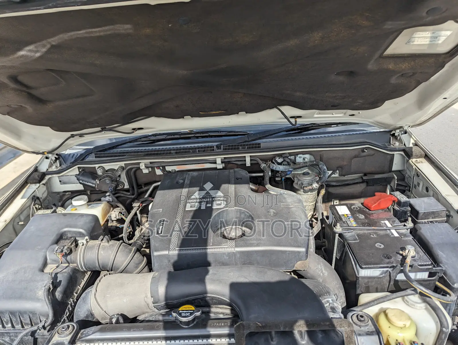 Mitsubishi Pajero 2009 Off white