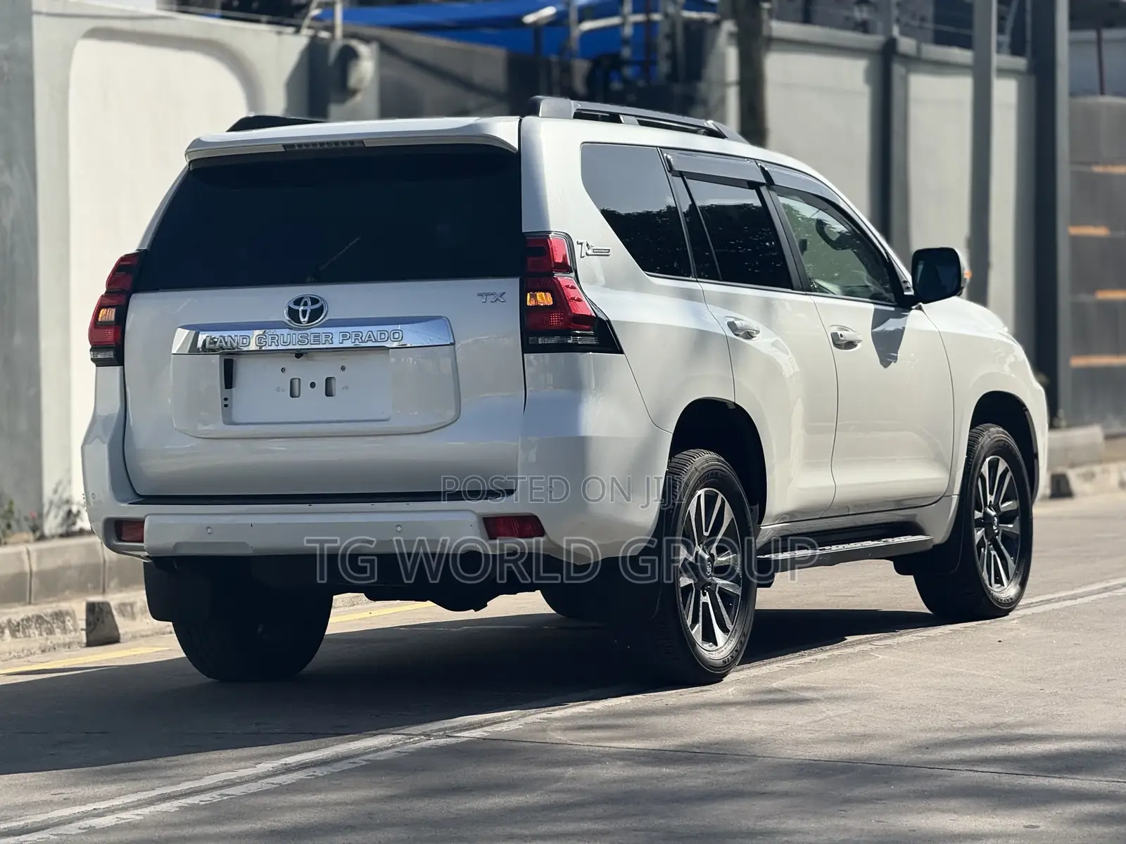 Toyota Land Cruiser Prado 2.8 2019 White
