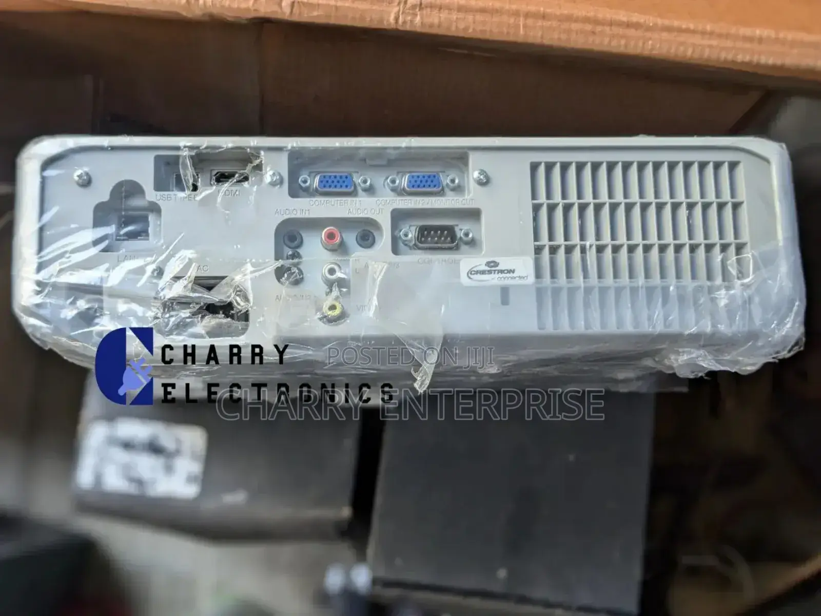 HITACHI High Performance Projector Full HD Display 
used