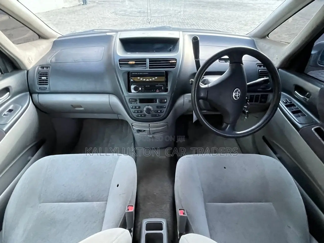 Toyota Opa 2000 Silver