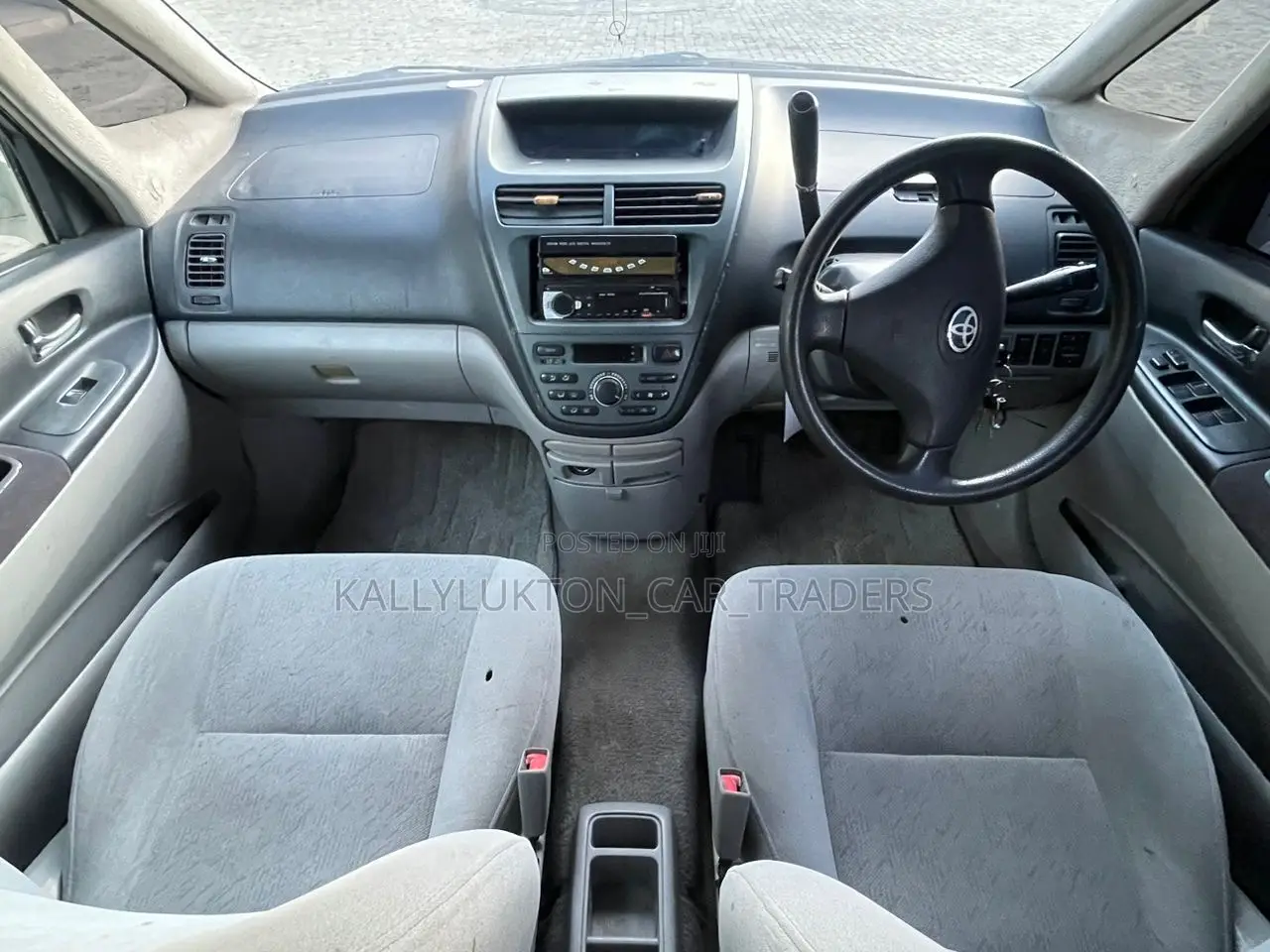 Toyota Opa 2000 Silver
