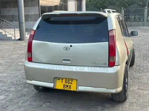 Toyota Opa 2000 Silver