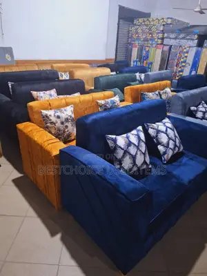 Sofa Za Watu Wawili Zipo Rangi Tofauti Tofauti