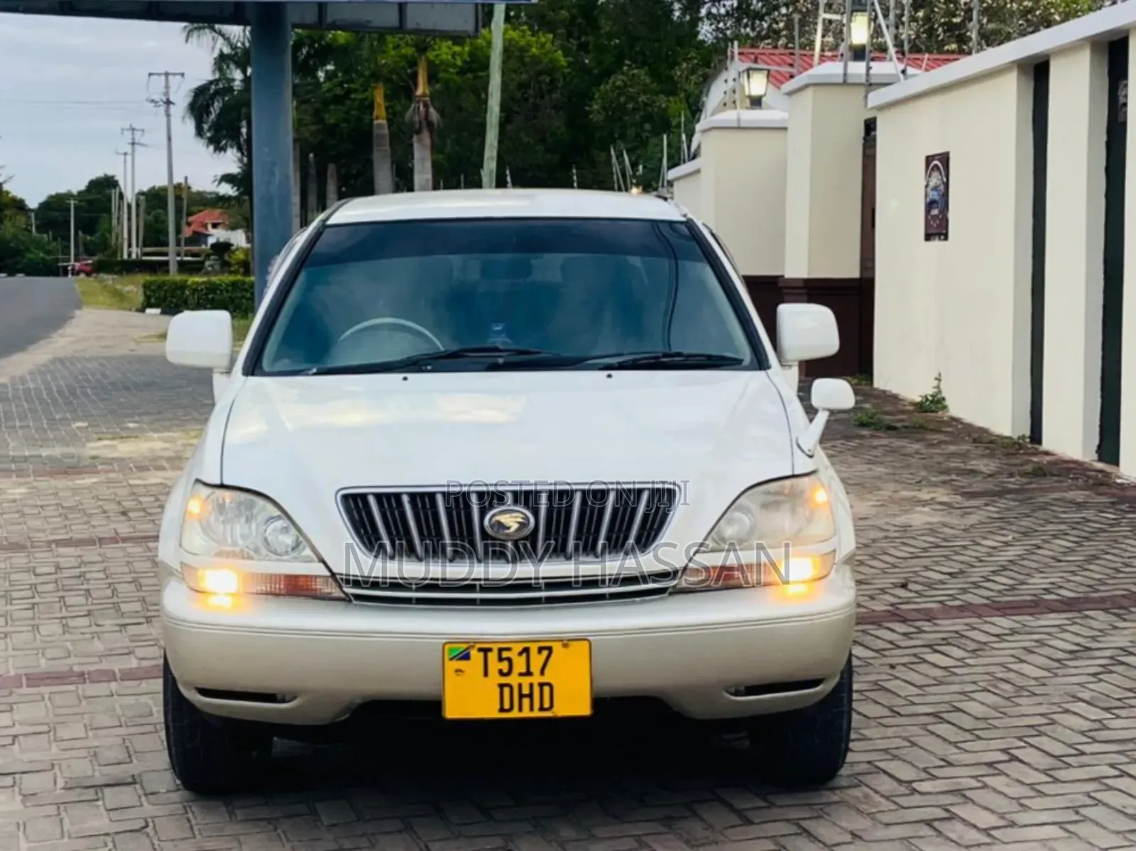 Toyota Harrier 2004 White